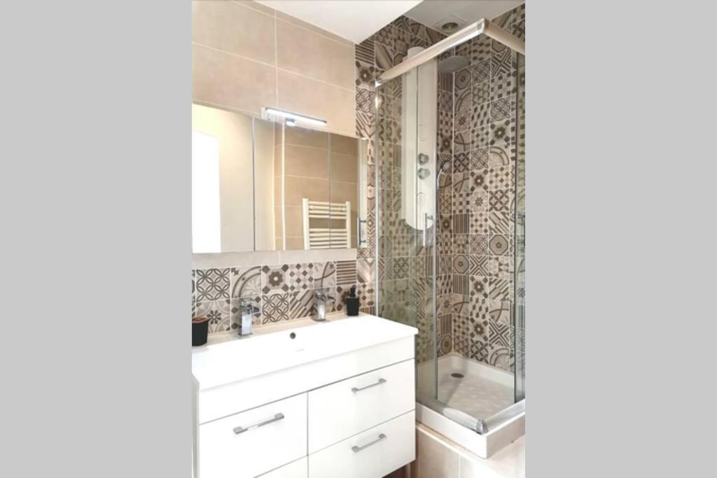 Ferienwohnung Les Etapes Chartraines Parking Wifi Jaccuzi Chartres Exterior foto