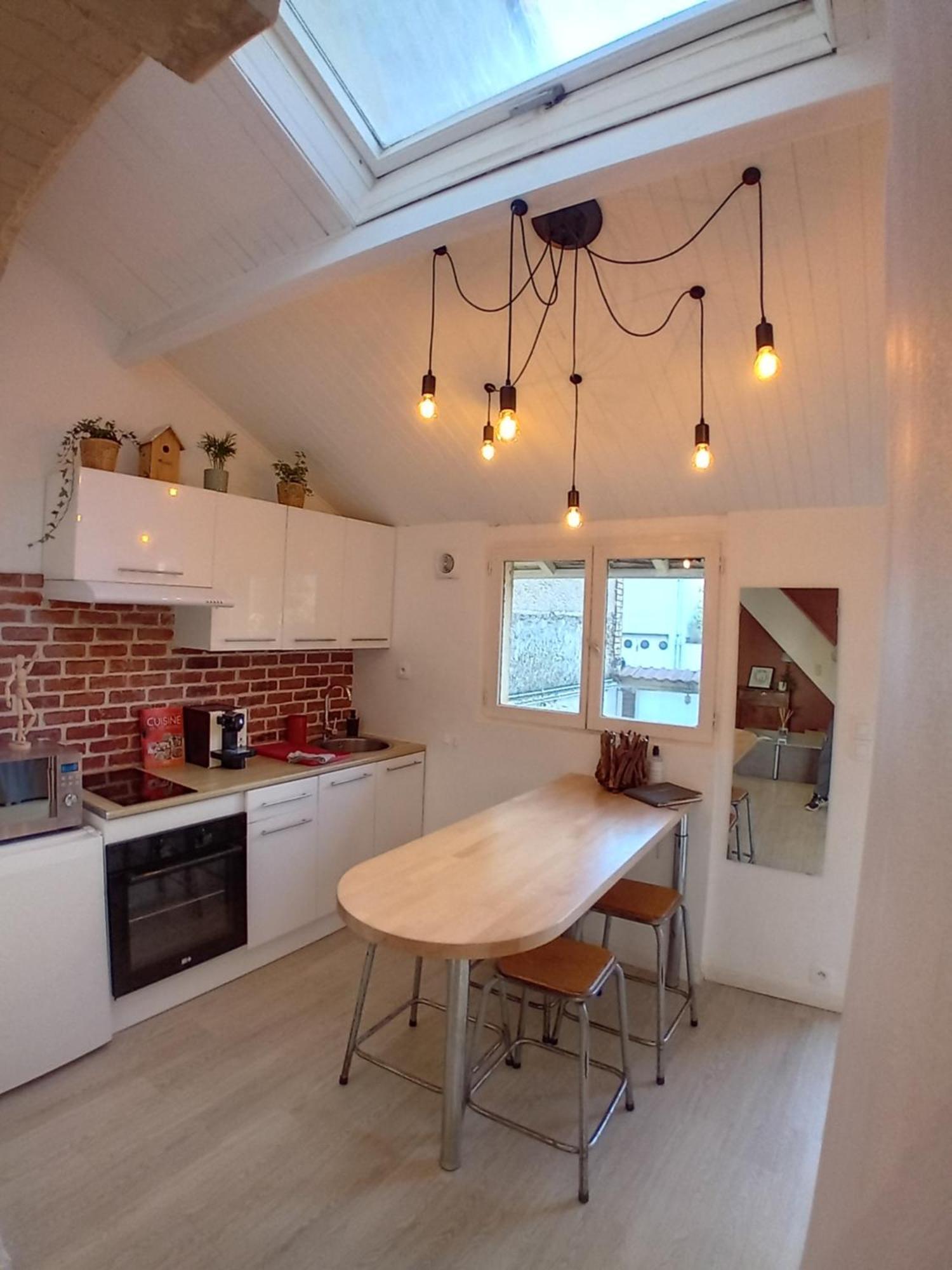 Ferienwohnung Les Etapes Chartraines Parking Wifi Jaccuzi Chartres Exterior foto